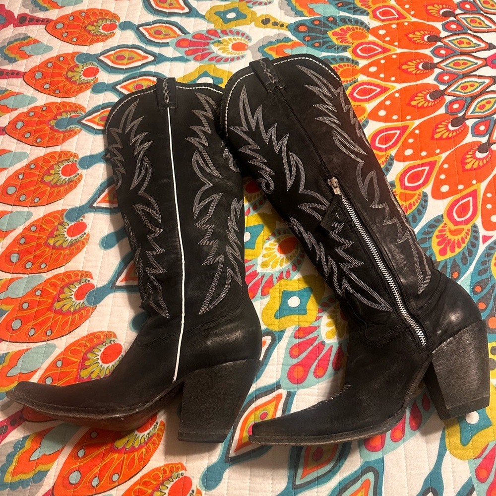 Idyllwind Black and Gray Heeled Boots 8.5